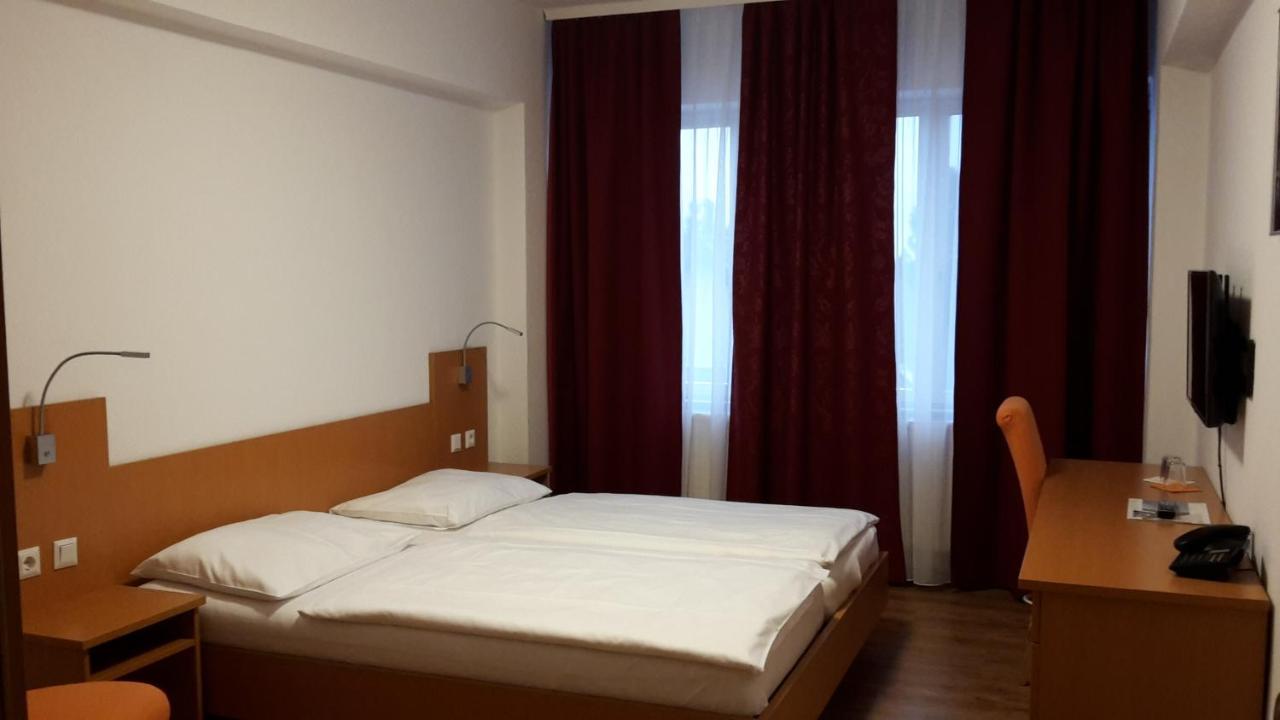 Hotel - Restaurant Martinihof Neudorfl Dış mekan fotoğraf